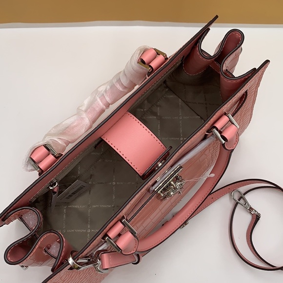 Michael Kors Hamilton Medium
Satchel Crossbody Croc Embossed
Primrose Pink - Picture 7 of 16